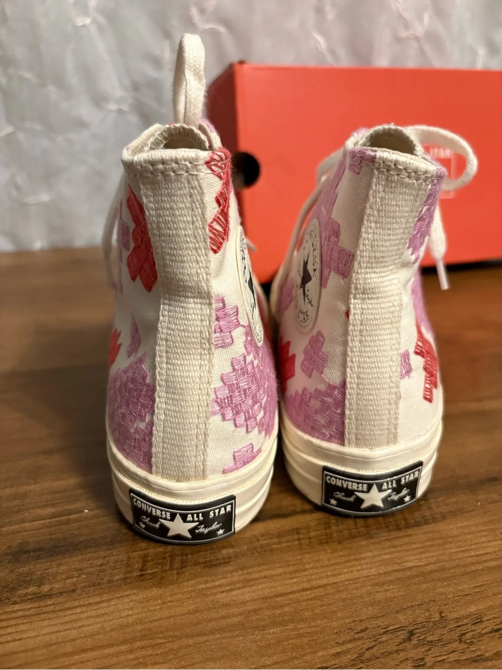 Converse Chuck 70 Bright Embroidery High-Top - Picture 3 of 9